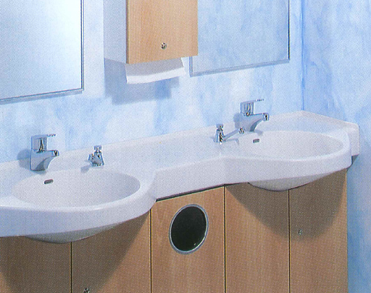 Doppellavabo mit Unterschrank