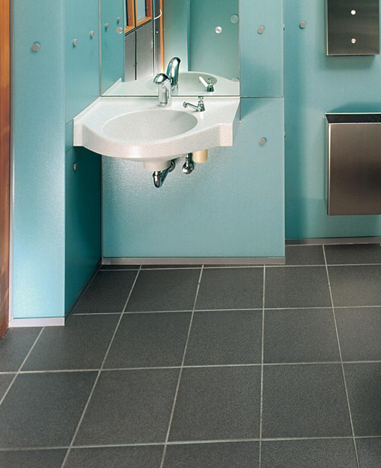 geschwungenes Miniwaschbecken nach Maß