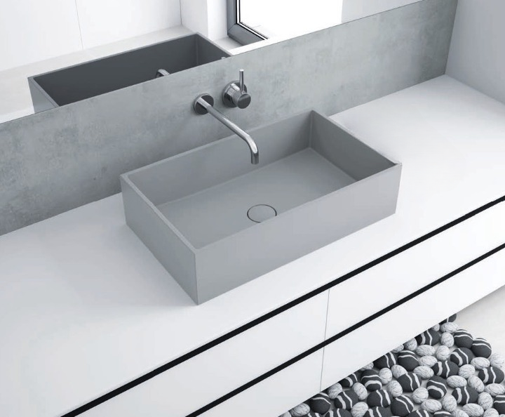 Waschtischbecken mit Ablage und Unterschrank