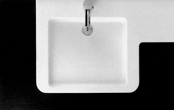 Ablagefläche links. Waschtisch und Waschbecken frei wählbarer